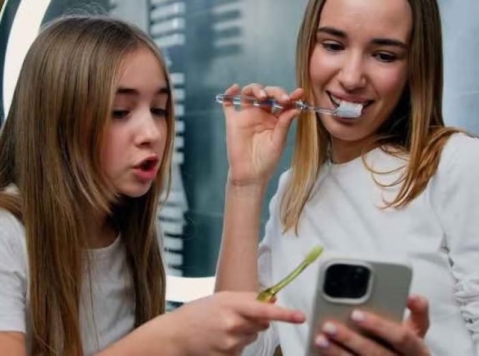 The Truth About Mouthwash, Charcoal Toothpaste, and TikTok Trends: What’s Backed by Science